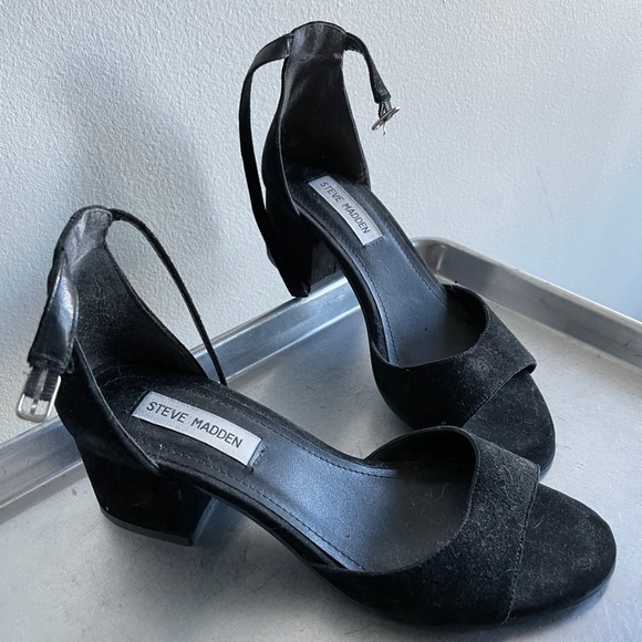 Steve Madden Shoes - Steve Madden straps kitten heel